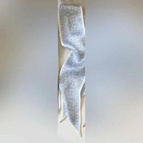 3/$25 NWOT Blue Twill Scarf - Picture 11 of 14